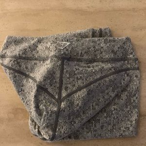 GYMSHARK FLEUR SET GREY LEGGINGS = S TOP = M